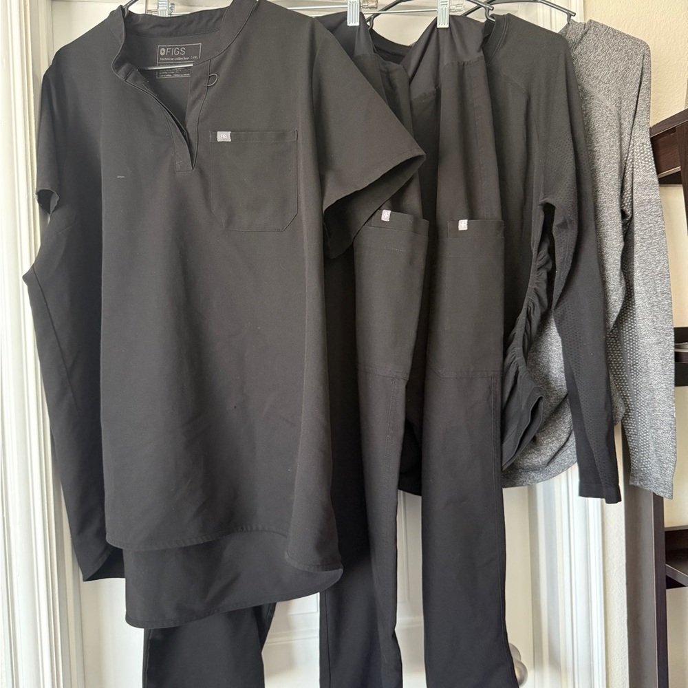 FIGS Black Maternity Lot